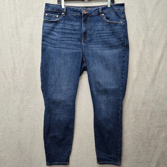 Truth & Theory 18W Plus Size Jeans Medium Wash No Rips Tears Pockets Button Zip - Picture 1 of 12